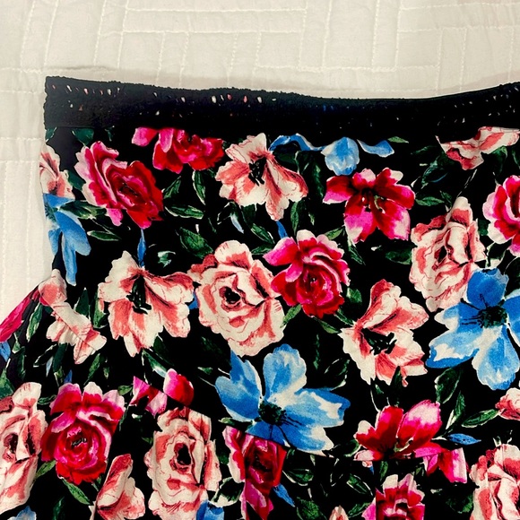 Super Soft by Torrid Floral Top 🌸🌸 - Picture 2 of 4